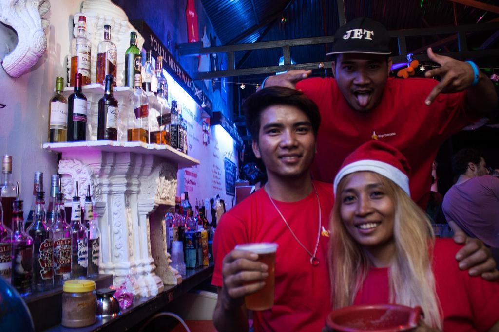 Top Banana Guesthouse & Rooftop Bar Phnom Penh Bagian luar foto